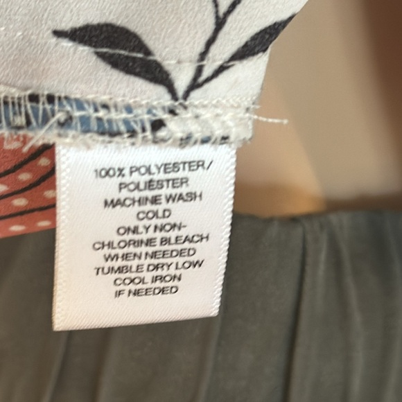 Ann Taylor Loft Shell - Picture 5 of 7